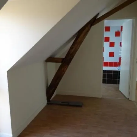 House La Poulardiere 2 *