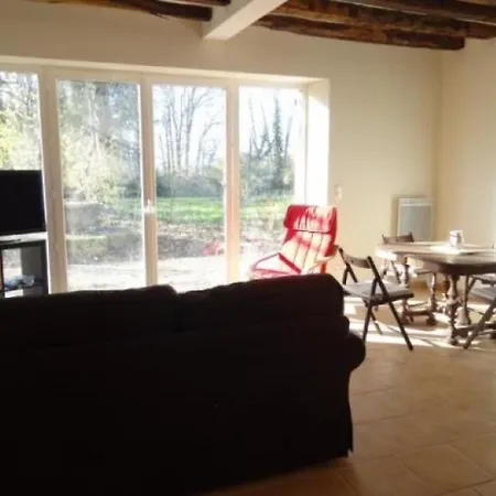 度假居 House La Poulardiere 2 *